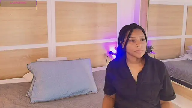 Snapshot of ValeryCortezm chatting on 10/30/25, 01:23 ValeryCortezm online show from 10/30/25, 01:23