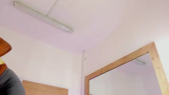 ValeryCortezm online show from 12/16/25, 12:54