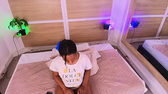 ValeryCortezm online show from 01/15/26, 12:43