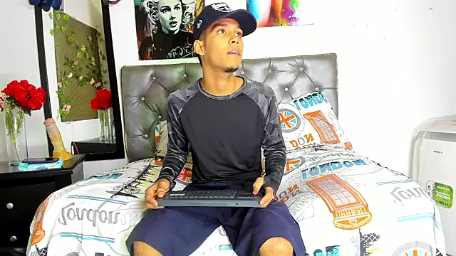 Snapshot of xxKamadevaxx chatting on 11/10/25, 12:26 xxKamadevaxx online show from 11/10/25, 12:26