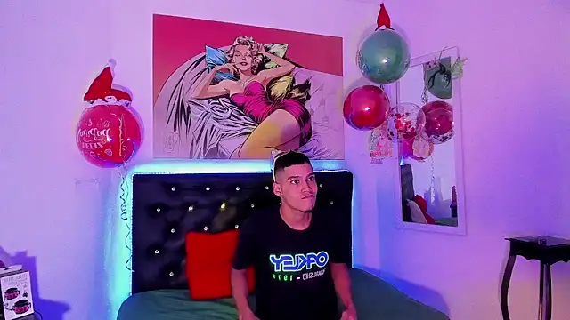 Snapshot of xxKamadevaxx chatting on 12/03/25, 12:47 xxKamadevaxx online show from 12/03/25, 12:47