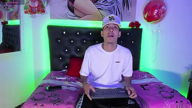 xxKamadevaxx online show from 12/16/25, 12:54