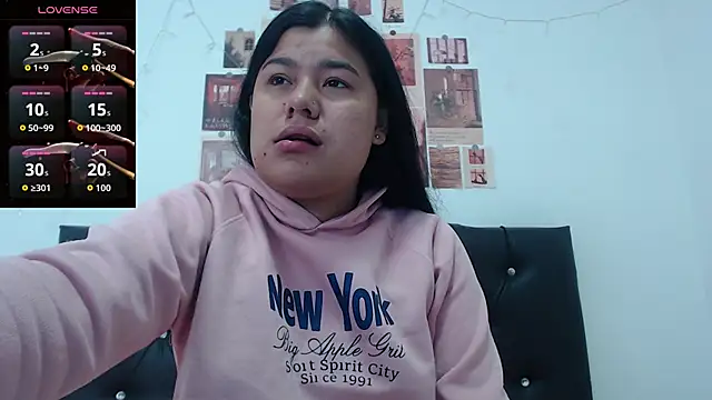 Snapshot of April_Becker chatting on 03/13/26, 03:02 April Becker online show from 03/13/26, 03:02