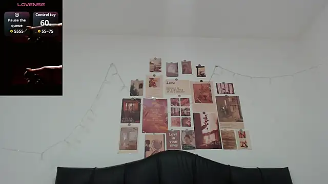 Snapshot of April_Becker chatting on 03/27/26, 03:01 April Becker online show from 03/27/26, 03:01