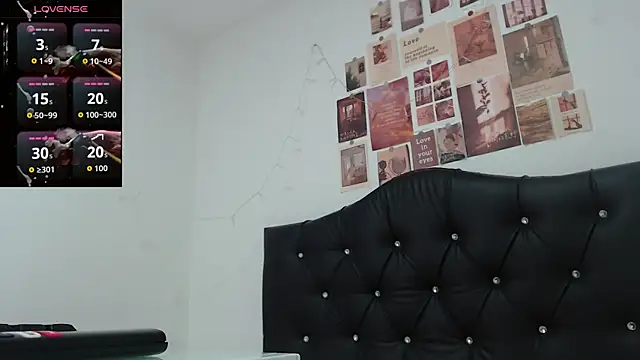 Snapshot of April_Becker chatting on 04/07/26, 03:18 April Becker online show from 04/07/26, 03:18