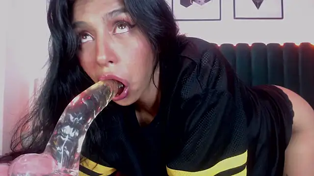 Keila Fg online show from 11/13/25, 07:57