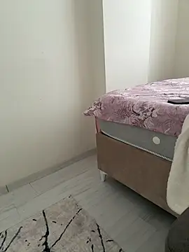 Snapshot of ALEYNABEREN1 chatting on 10/18/25, 06:58 ALEYNABEREN1 online show from 10/18/25, 06:58