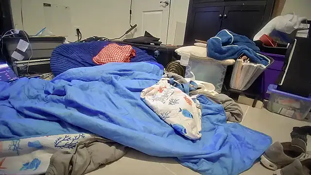 jasoncali305 online show from 11/29/25, 09:45