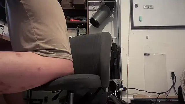 jasoncali305 online show from 12/04/25, 09:51