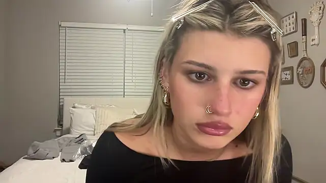 Snapshot of AnnGrayson chatting on 10/02/25, 11:34 AnnGrayson online show from 10/02/25, 11:34