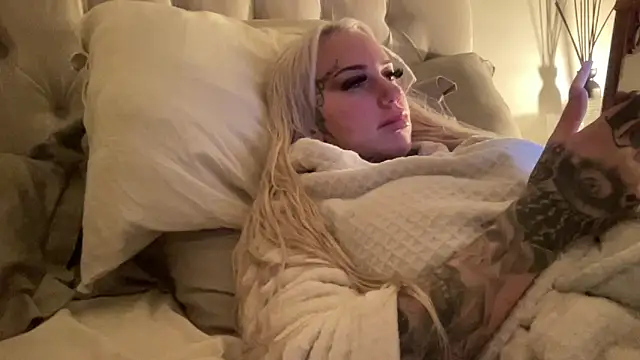 Snapshot of paulinaalatalo chatting on 03/12/26, 07:42 paulinaalatalo online show from 03/12/26, 07:42