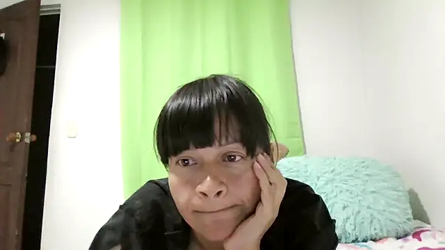 adri89-g online show from 05/10/26, 04:28