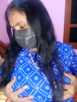 Snapshot of KannadaTamilTeluguBeauty chatting on 11/04/25, 03:11 KannadaTamilTeluguBeauty online show from 11/04/25, 03:11