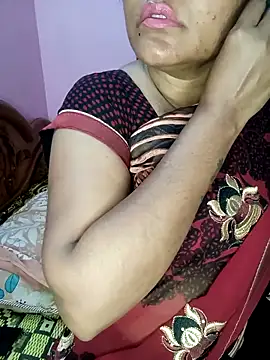 Snapshot of KannadaTamilTeluguBeauty chatting on 11/12/25, 11:21 KannadaTamilTeluguBeauty online show from 11/12/25, 11:21