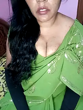 Snapshot of KannadaTamilTeluguBeauty chatting on 11/15/25, 06:48 KannadaTamilTeluguBeauty online show from 11/15/25, 06:48