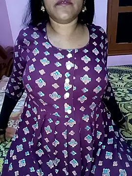 Snapshot of KannadaTamilTeluguBeauty chatting on 11/16/25, 03:06 KannadaTamilTeluguBeauty online show from 11/16/25, 03:06