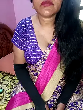 Snapshot of KannadaTamilTeluguBeauty chatting on 11/21/25, 03:05 KannadaTamilTeluguBeauty online show from 11/21/25, 03:05