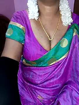 Snapshot of KannadaTamilTeluguBeauty chatting on 11/25/25, 06:41 KannadaTamilTeluguBeauty online show from 11/25/25, 06:41