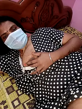 Snapshot of KannadaTamilTeluguBeauty chatting on 12/04/25, 12:09 KannadaTamilTeluguBeauty online show from 12/04/25, 12:09