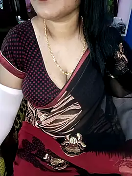 Snapshot of KannadaTamilTeluguBeauty chatting on 12/05/25, 05:38 KannadaTamilTeluguBeauty online show from 12/05/25, 05:38