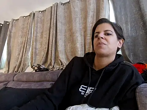 Snapshot of Alexis21821 chatting on 11/17/25, 06:41 Alexis21821 online show from 11/17/25, 06:41