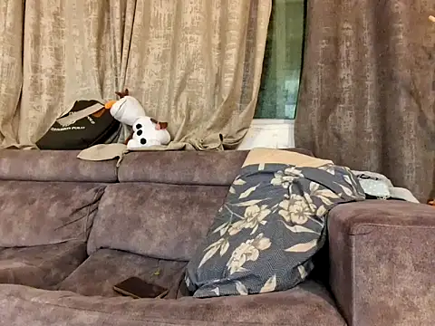 Snapshot of Alexis21821 chatting on 03/15/26, 05:08 Alexis21821 online show from 03/15/26, 05:08