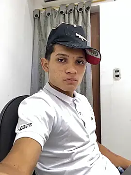 Snapshot of EL_VENEZOLANO_22CM chatting on 02/13/26, 06:20 EL VENEZOLANO 22CM online show from 02/13/26, 06:20