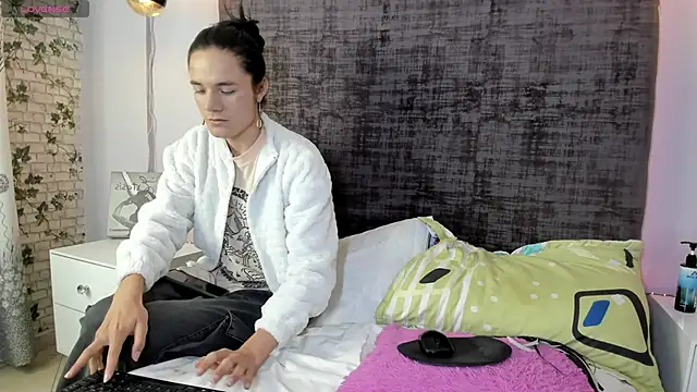 rhianna-coral online show from 09/21/25, 12:56