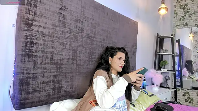 rhianna-coral online show from 09/24/25, 02:59