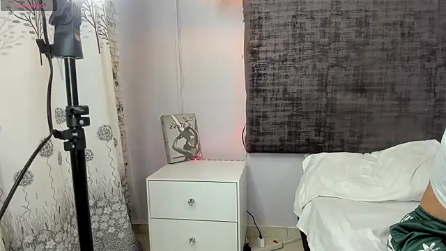 rhianna-coral online show from 09/29/25, 09:19