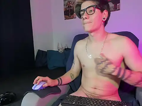 Snapshot of Jerry_Cole chatting on 09/25/25, 12:58 Jerry Cole online show from 09/25/25, 12:58