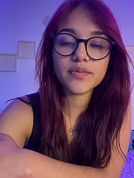 Snapshot of Daliila_11 chatting on 11/13/25, 02:43 Daliila 11 online show from 11/13/25, 02:43