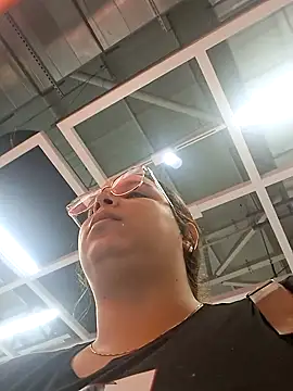 Aliciabloom online show from 10/28/25, 02:31