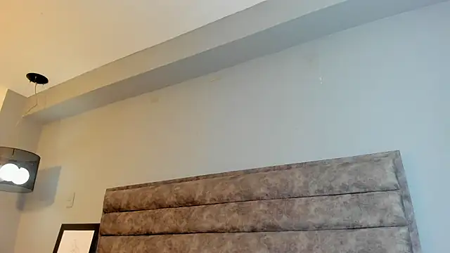 Aliciabloom online show from 11/05/25, 12:27