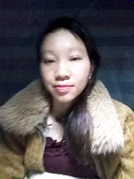 bonnie-00 online show from 12/04/25, 10:40