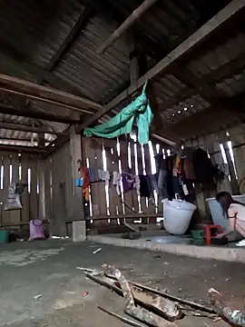 bonnie-00 online show from 04/05/26, 10:51