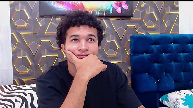 Snapshot of fire_drako_ chatting on 09/28/25, 05:35 fire drako online show from 09/28/25, 05:35