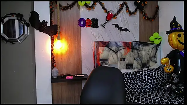 Snapshot of fire_drako_ chatting on 10/22/25, 04:24 fire drako online show from 10/22/25, 04:24