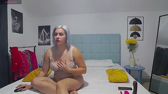 ExoticXenaMrs online show from 10/03/25, 04:09