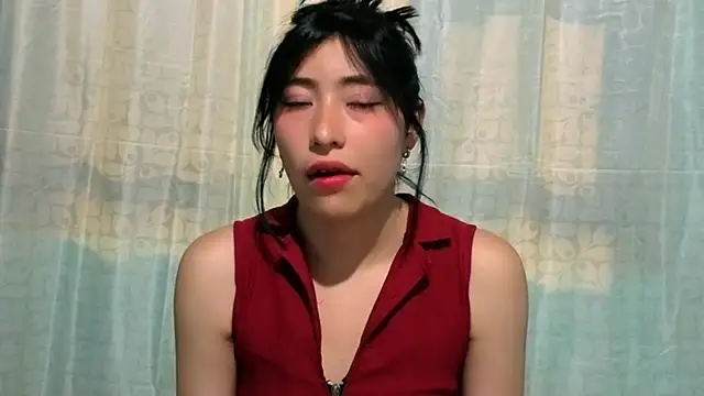 Snapshot of Sullyoonn chatting on 11/04/25, 11:59 Sullyoonn online show from 11/04/25, 11:59