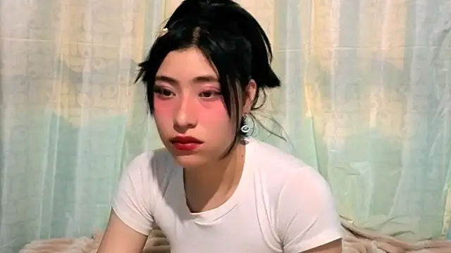 Snapshot of Sullyoonn chatting on 11/12/25, 11:36 Sullyoonn online show from 11/12/25, 11:36