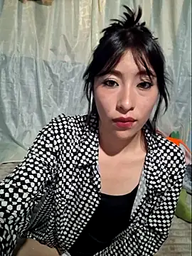 Snapshot of Sullyoonn chatting on 03/24/26, 12:37 Sullyoonn online show from 03/24/26, 12:37
