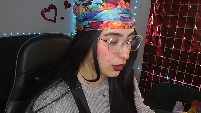 Snapshot of Miacatsito3 chatting on 05/24/26, 02:27 Miacatsito3 online show from 05/24/26, 02:27