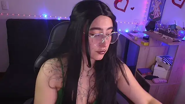 Snapshot of Miacatsito3 chatting on 06/01/26, 04:14 Miacatsito3 online show from 06/01/26, 04:14