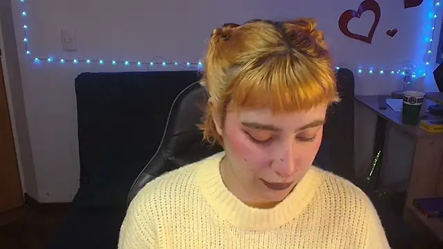 Miacatsito3 online show from 06/24/26, 02:43
