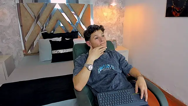 kraven lust online show from 11/02/25, 03:42