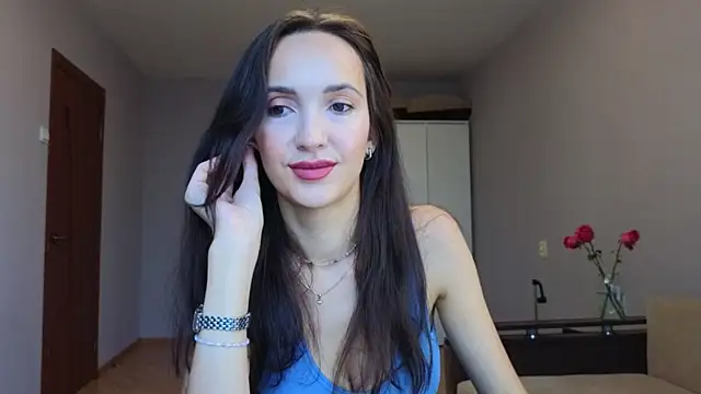 Snapshot of Lillian-Clark chatting on 10/13/25, 08:25 Lillian-Clark online show from 10/13/25, 08:25