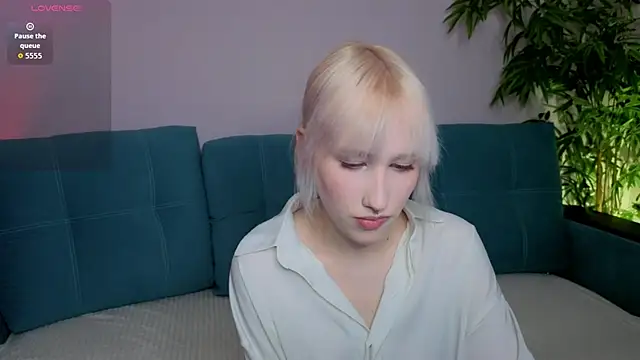 Snapshot of evlica chatting on 03/10/26, 02:11 evlica online show from 03/10/26, 02:11