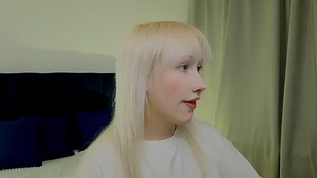 Snapshot of evlica chatting on 03/15/26, 02:34 evlica online show from 03/15/26, 02:34