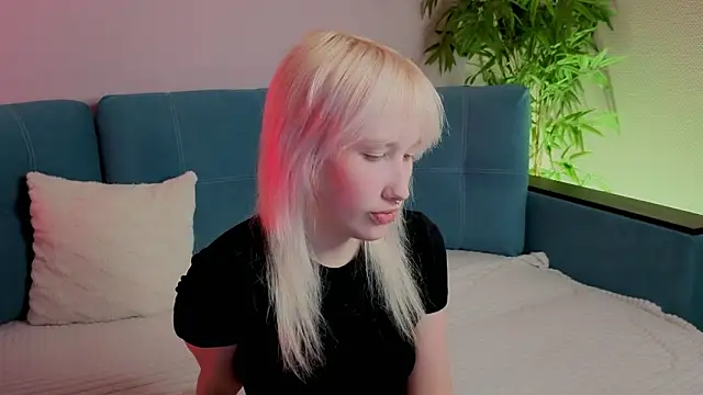 Snapshot of evlica chatting on 03/17/26, 02:09 evlica online show from 03/17/26, 02:09